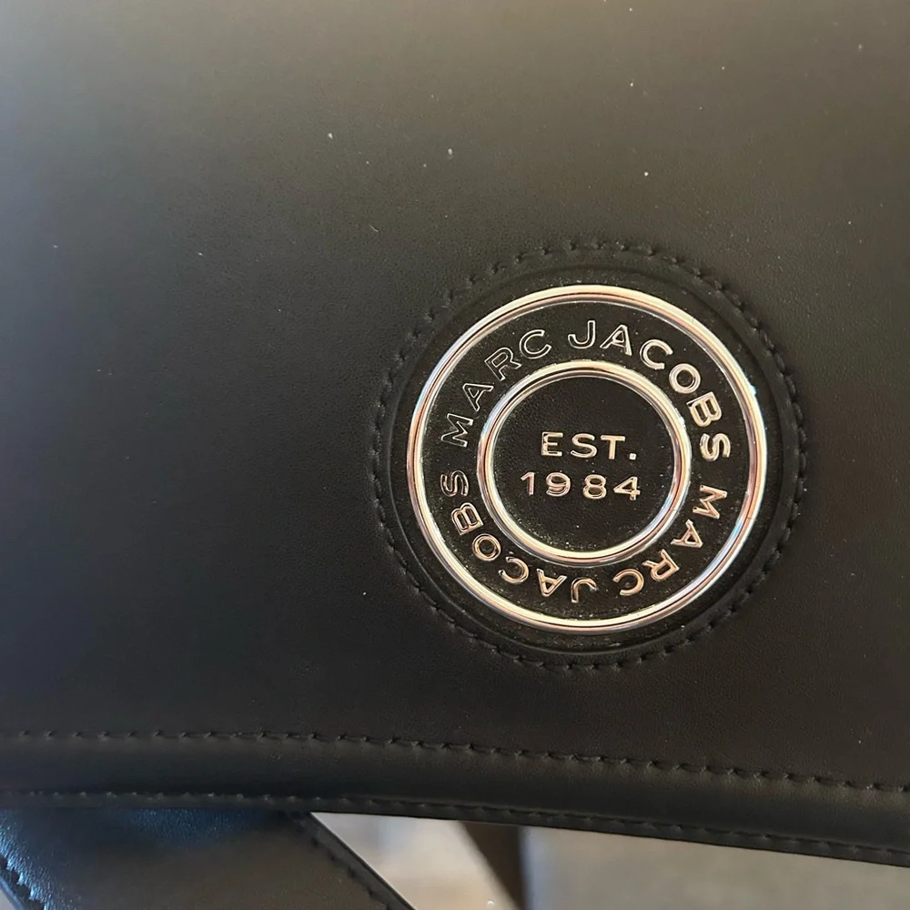 Marc Jacobs Black Leather Shoulder Bag - Picture 4 of 9